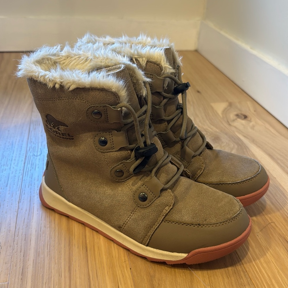 Sorel Whitney boot, Size 6